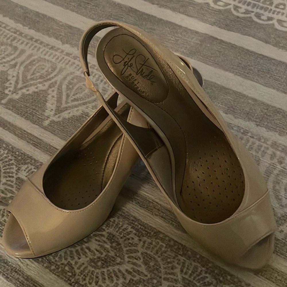 Life stride peep toe heels .